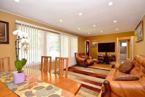876 Alfini Dr, Des Plaines, IL 60016 photo 13