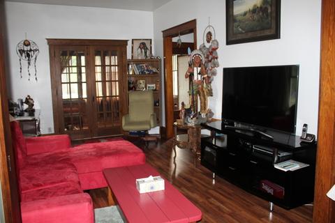 634 Jackson St, Aurora, IL 60505 photo 3