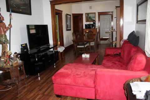 634 Jackson St, Aurora, IL 60505 photo 4