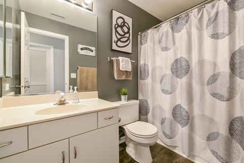 565 Lancaster Cir, Elgin, IL 60123 photo 11