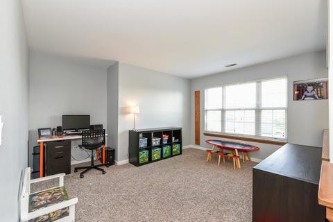 565 Lancaster Cir, Elgin, IL 60123 photo 7
