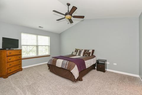 565 Lancaster Cir, Elgin, IL 60123 photo 8