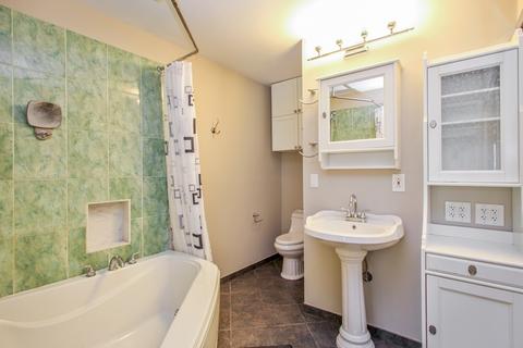 85 Pleasant St, Hoffman Estates, IL 60169 photo 13