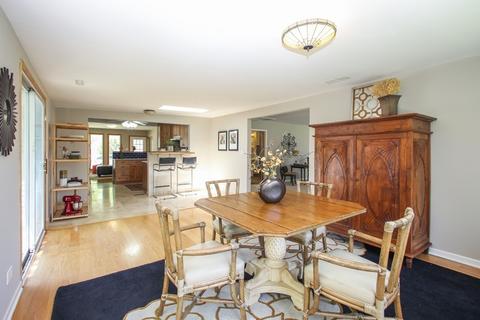 85 Pleasant St, Hoffman Estates, IL 60169 photo 6