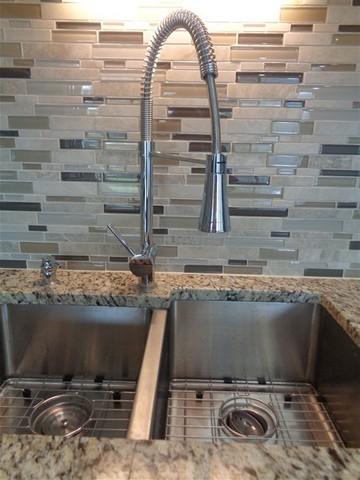 8741 Elm Dr, Des Plaines, IL 60016 photo 8