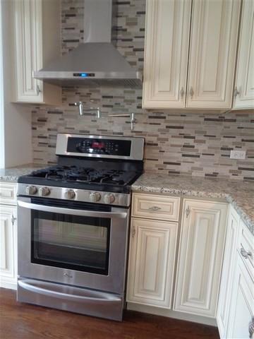 8741 Elm Dr, Des Plaines, IL 60016 photo 4
