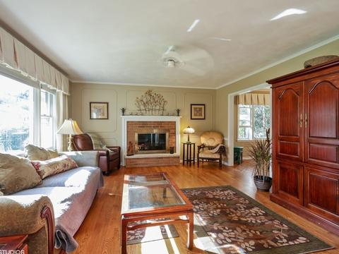 11 Melvina Ct, Algonquin, IL 60102 photo 2