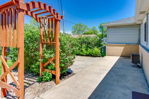 200 Des Plaines Ln, Hoffman Estates, IL 60169 photo 15