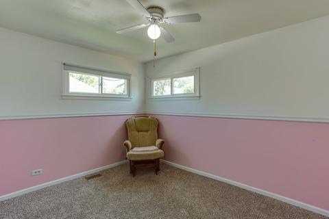 200 Des Plaines Ln, Hoffman Estates, IL 60169 photo 11