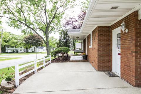 902 6th Ave, Aurora, IL 60505 photo 2