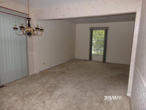 641 Alice Ct, Elgin, IL 60123 photo 2