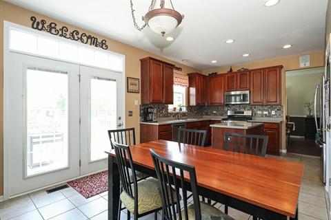 6071 Frank Dr, Hoffman Estates, IL 60192 photo 5