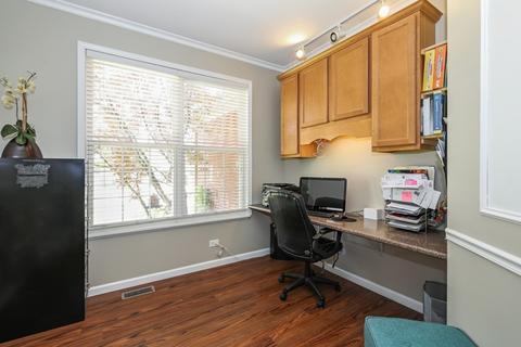 6071 Frank Dr, Hoffman Estates, IL 60192 photo 8