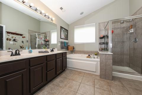 6071 Frank Dr, Hoffman Estates, IL 60192 photo 10