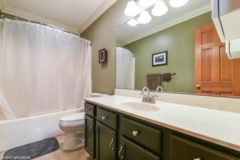781 Butternut Ln, Elgin, IL 60123 photo 12