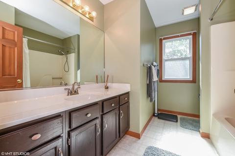 781 Butternut Ln, Elgin, IL 60123 photo 15