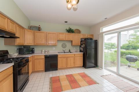 2818 Falling Waters Dr, Lindenhurst, IL 60046 photo 8