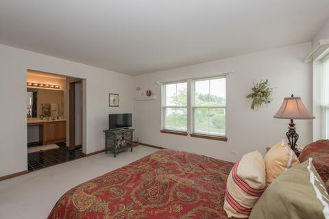 2818 Falling Waters Dr, Lindenhurst, IL 60046 photo 14