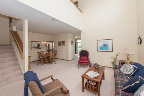 2818 Falling Waters Dr, Lindenhurst, IL 60046 photo 3