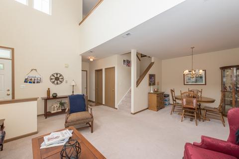 2818 Falling Waters Dr, Lindenhurst, IL 60046 photo 4