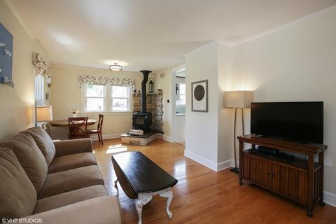 3 Center St, Algonquin, IL 60102 photo 2