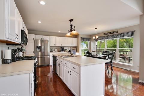 2207 Barrett Dr, Algonquin, IL 60102 photo 4
