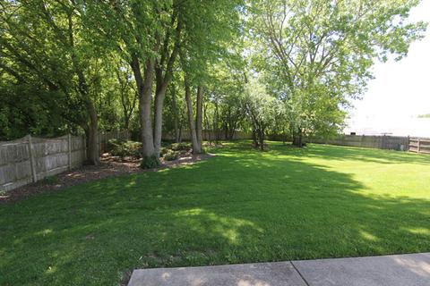 400 Pinehurst Ct, Gurnee, IL 60031 photo 37