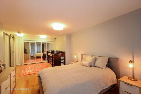 211 E Ohio St #823, Chicago, IL 60611 photo 8