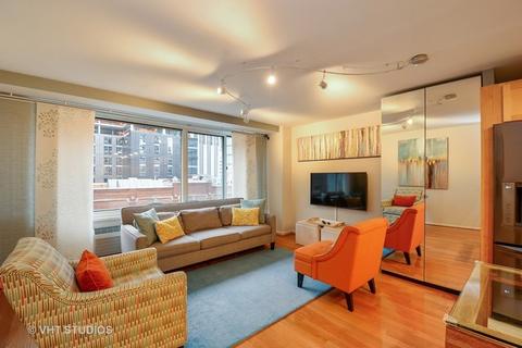 211 E Ohio St #823, Chicago, IL 60611 photo 4