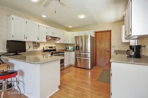 605 Birch St, Algonquin, IL 60102 photo 3