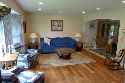 4030 Suffolk Ln, Hoffman Estates, IL 60192 photo 4