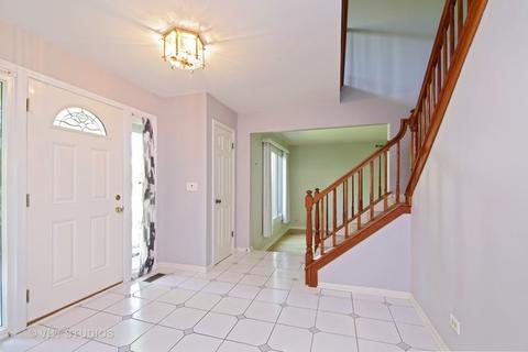 628 Hastings Rd, Wheeling, IL 60090 photo 2