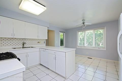 628 Hastings Rd, Wheeling, IL 60090 photo 5