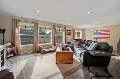 4903 Roberts Rd, Mchenry, IL 60051 photo 5