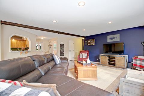 4903 Roberts Rd, Mchenry, IL 60051 photo 7
