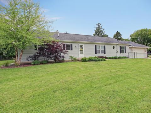 4903 Roberts Rd, Mchenry, IL 60051 photo 2