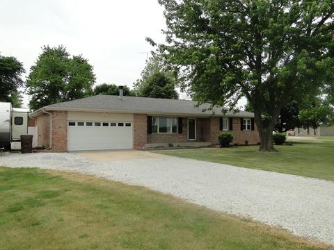 957 E North Rd, Ashkum, IL 60911 photo 1