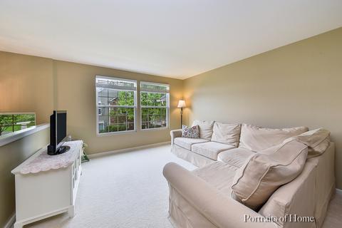 2484 Emily Ln, Elgin, IL 60124 photo 2