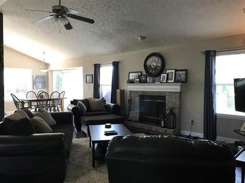488 Merilot Dr, Roscoe, IL 61073 photo 3