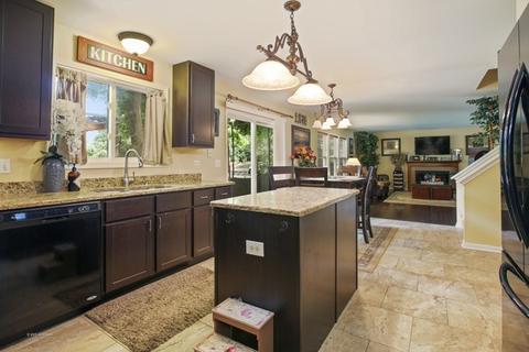205 S Oakleaf Rd, Algonquin, IL 60102 photo 4