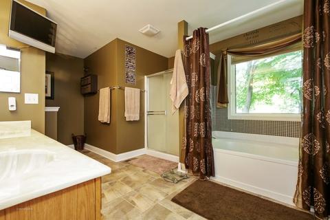 205 S Oakleaf Rd, Algonquin, IL 60102 photo 9