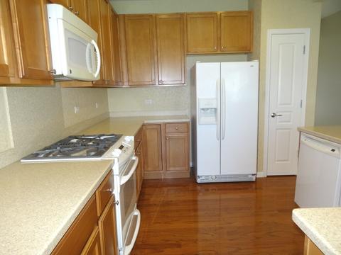 2826 Beacon Point Cir, Elgin, IL 60124 photo 8