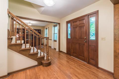 2 S335 Arrowhead Dr, Wheaton, IL 60189 photo 6