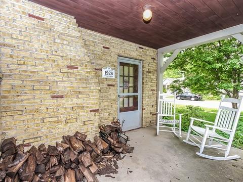 623 Orange St, Elgin, IL 60123 photo 2