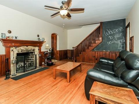 623 Orange St, Elgin, IL 60123 photo 3