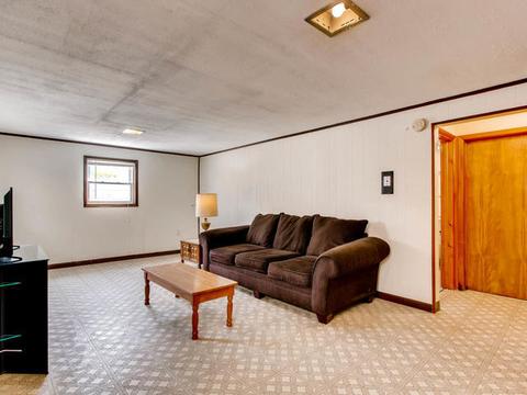 4105 W Devon Ave, Chicago, IL 60646 photo 12