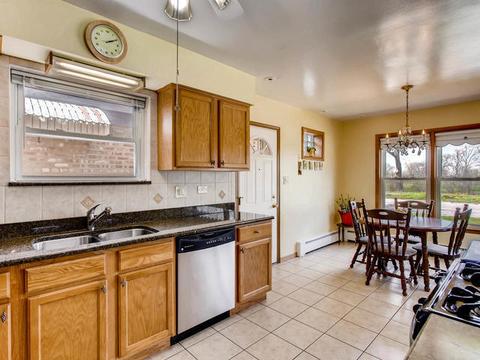 4105 W Devon Ave, Chicago, IL 60646 photo 4