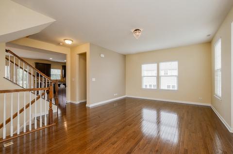 215 N Commerce St, Aurora, IL 60504 photo 4