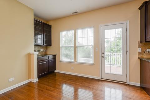 215 N Commerce St, Aurora, IL 60504 photo 7