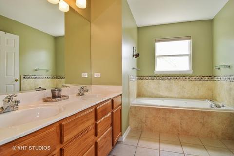 144 Prescott Dr, Bartlett, IL 60103 photo 8